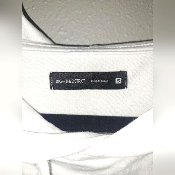 BewakoofMens Black Color Blocked Sweatshirt - Picture 10 of 11